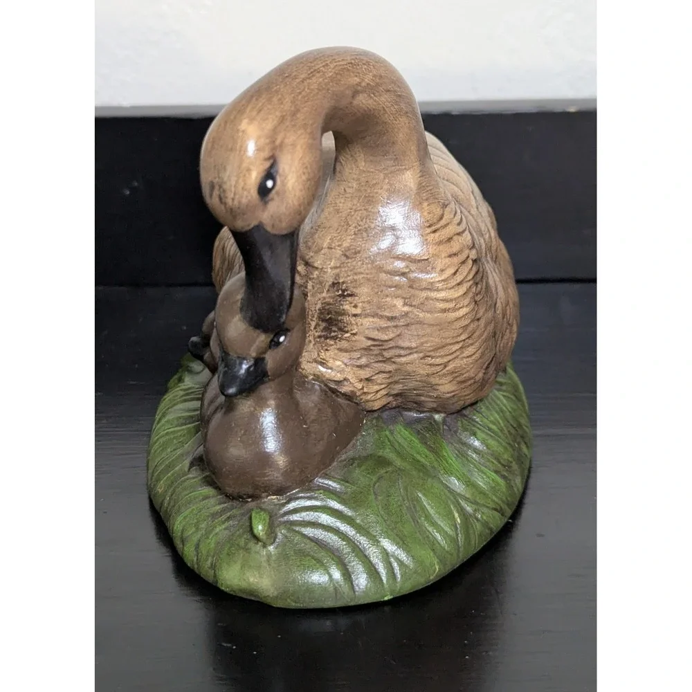 Vintage Atlantic Mold Ceramic‎ Canadian Goose & Goslings Painted and Signed A436